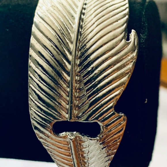 Silver tone cuff bracelet - Picture 4 of 4